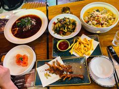 -爱啤精酿·民谣酒馆(滨江店)