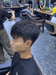 -藤野造型专业烫染接发