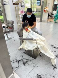 -首脑美发沙龙