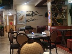 大堂-醉美东江·三文鱼·烧鸡公