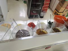 -荣吉招牌自助骨头锅(顾乡店)