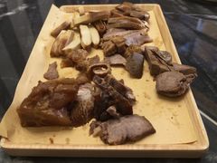 -老码头黑皮肘子锅包肉熏酱水饺(文政街店)