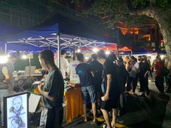 -吴山路夜市