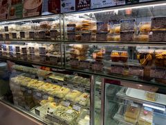 -白玉兰食品甜凤店(合生汇店)