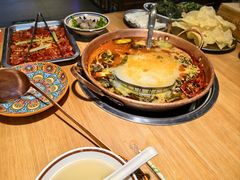 -洱火云南酸菜牛肉火锅(石景山当代商城店)