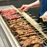✅现串现烤的牛肉串来啦……