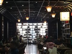 -钟书阁(松江泰晤士小镇店)