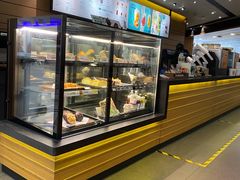 面包甜点陈列柜-星巴克(广州中华广场B1层店)