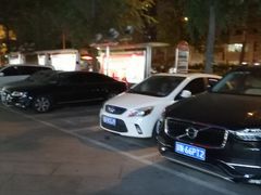 -寰岛博雅大酒店·停车场