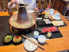 -果松木炭酸菜铜火锅·外婆参鸡汤