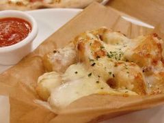 -城市大道红炉披萨烘焙坊