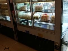面包甜点陈列柜-红宝石·鲜奶小方·海派西点房(南丹店)