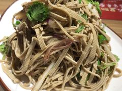 拌三河豆腐丝-十六中酱肉·烧烤·京菜小馆(五方桥旗舰店)