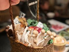 -三出山火锅(南京万象天地店)