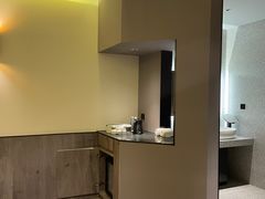 -上海虹桥中心爱琴海亚朵S酒店