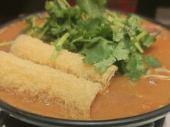 招牌炸酱小锅米线-肥汁米蘭香港米线(长宁来福士店)