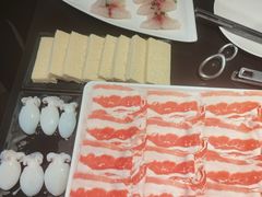 -鲜入唯煮·港式海鲜牛肉火锅(金宝街店)