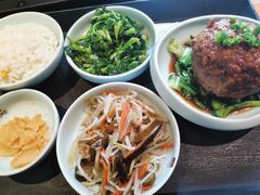 阿姨爆浆狮子头套餐-阿姨食堂