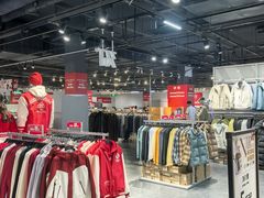 -燕莎奥特莱斯购物中心