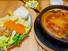 肥牛寿喜锅-玛格萝妮比萨屋(四平店)