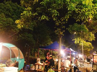 对于我这样超喜欢路边摊的女孩子来说