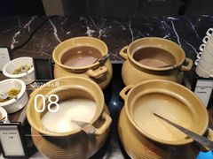 -广州万富希尔顿酒店·感趣自助餐厅·金秋蟹宴生蚝海鲜刺身