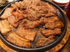 披萨盘烤五花肉-永红源啤酒·烧烤·海鲜·大排档(青特城店)