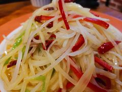 酸辣土豆丝-疆里疆外·和田烤肉·清真