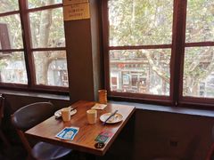 靠窗位-付小姐在成都(中山公园店)
