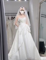 -Lady  Jane高端婚纱礼服馆