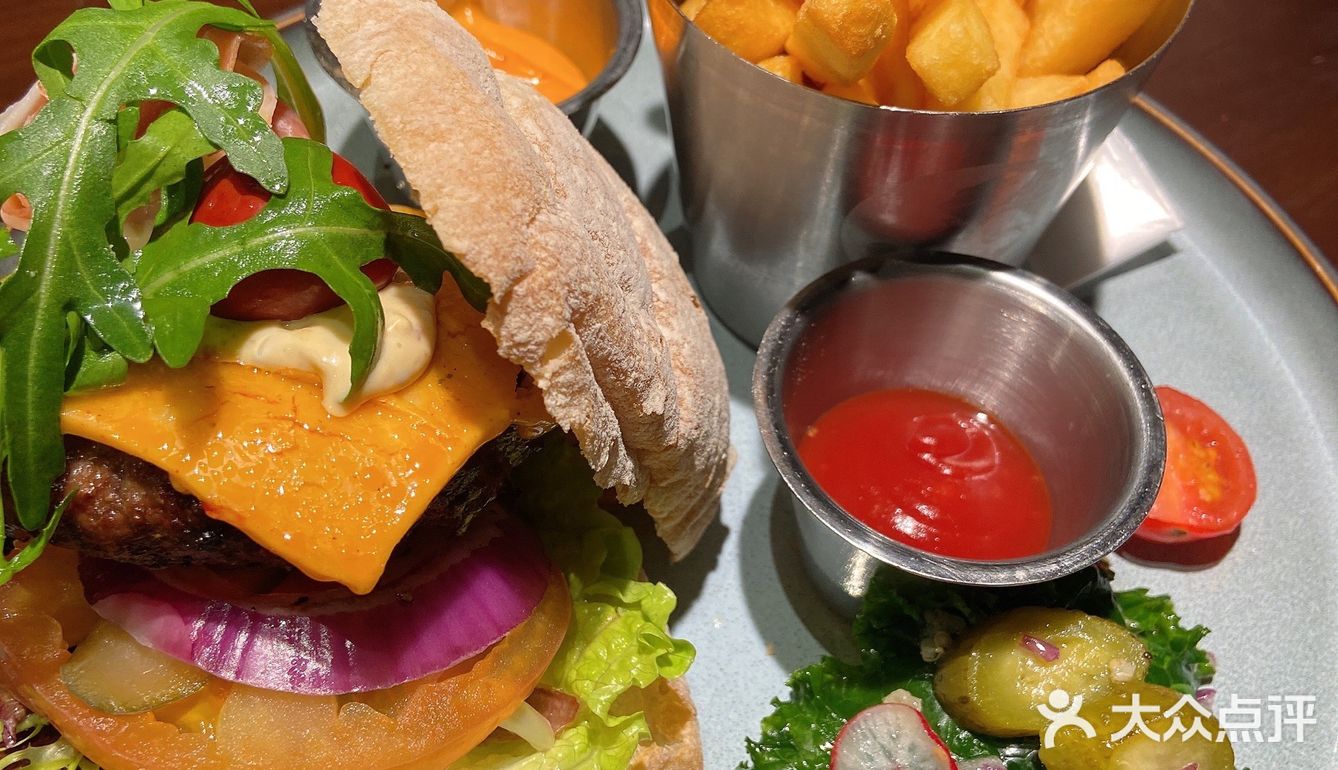 我发现了蓝蛙🍔天花板❗️牛堡好吃哭[调皮]