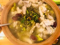 石橄榄炖鸡锅-洪大厨鸡煲(福田店)