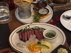 -Mark&Mars Restaurant