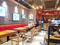 大堂-渝是乎酸菜鱼(龙旗购物中心店)