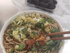 -珀玉莲花白米线店