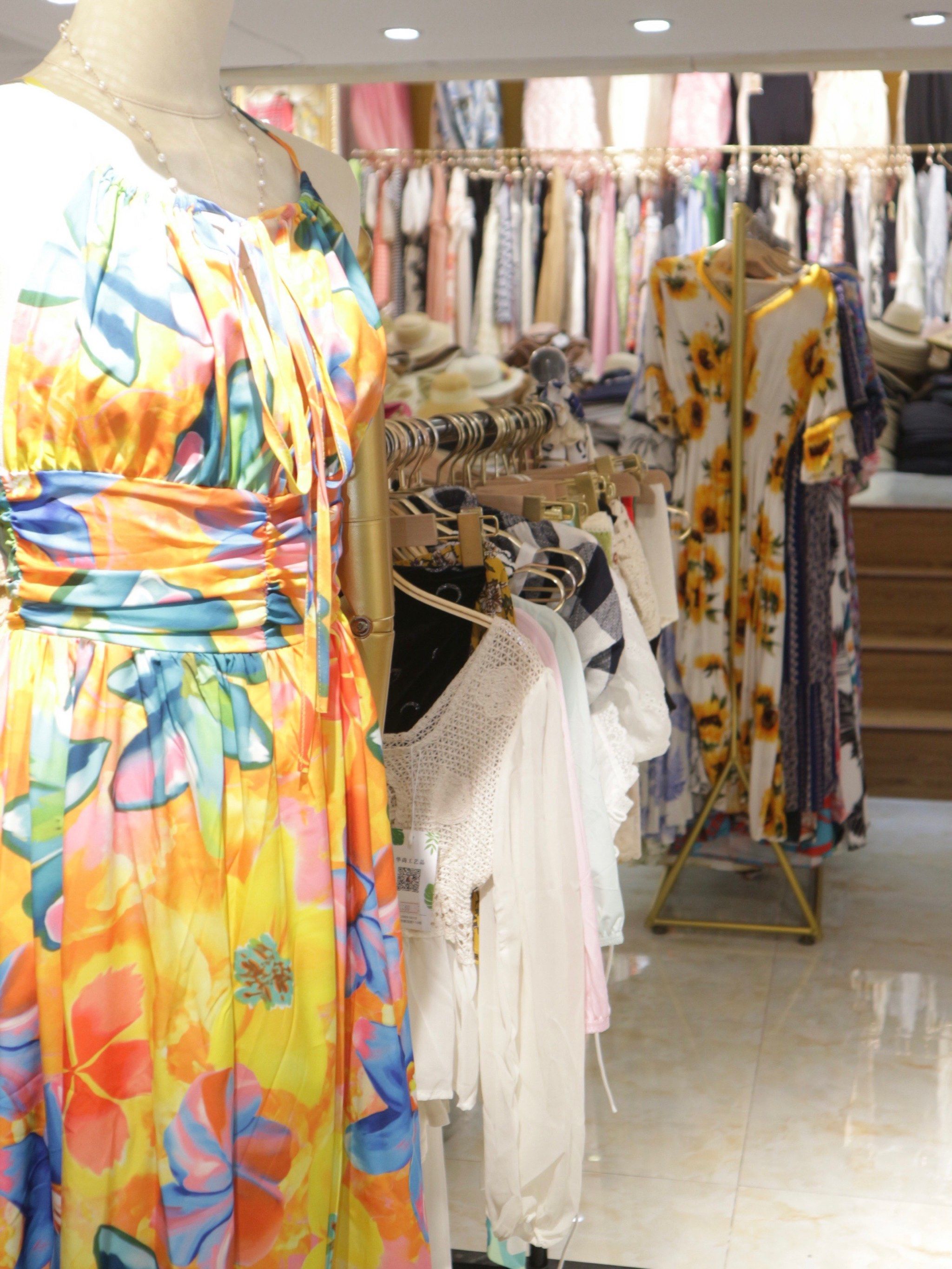 来三亚玩穿当地特色岛服 很出片!