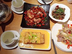 -隔壁老王·家常云南菜(花巷店)