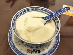 -黄氏许牛奶甜品专家(水晶街店)