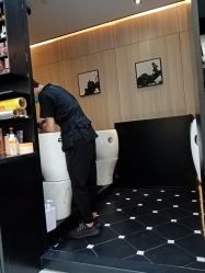 -HAIR CORNER