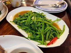 -Dang restaurant (patong phuket)