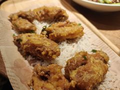 咸蛋黄焗鸡翅-弄堂里·寻味杭州(湖滨银泰in77C区店)