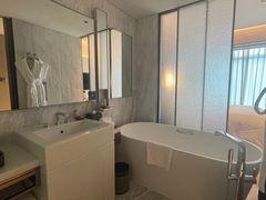-深圳国际会展中心希尔顿酒店(前海华发冰雪世界店)