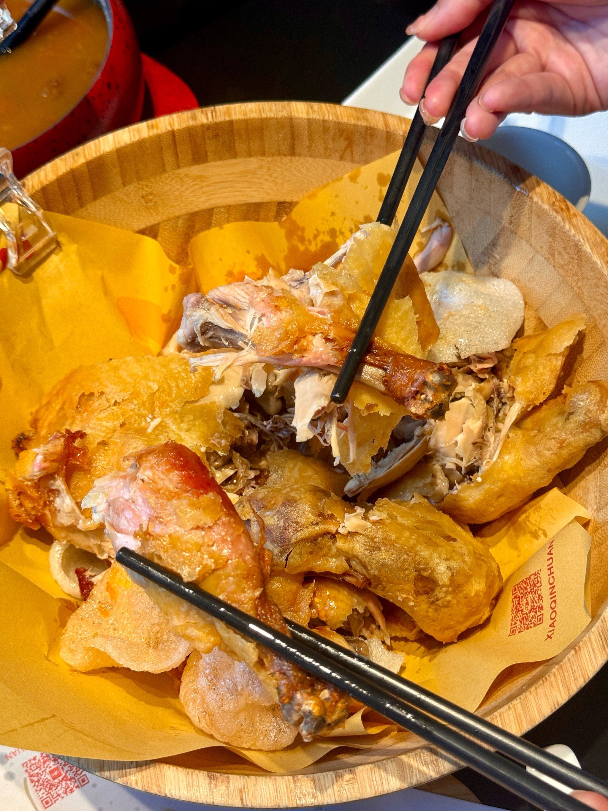 洛阳旅游,一定不能错过的炒菜店
92:小秦川(洛邑古城店)
位置就