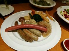 -LENBACH兰巴赫西餐啤酒坊(大连星海广场店)