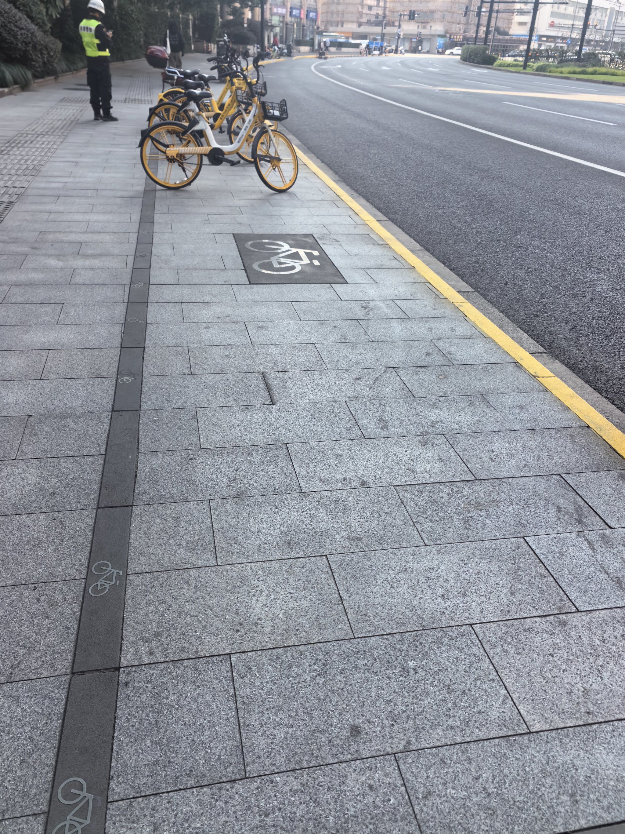 上海街道挺好玩的