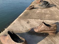 -多瑙河畔鞋履雕塑