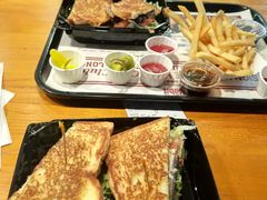 -The Habit Burger Grill 哈比特汉堡(复兴soho店)
