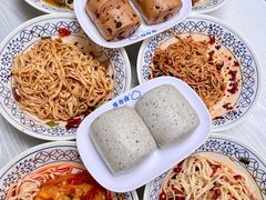 -李与白包子铺(桐梓林店)
