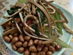 素拼-一间楼牛羊肉泡馍馆(东一路店)