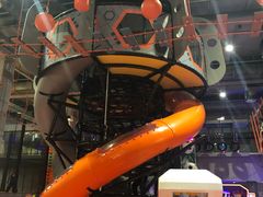 -嗨翻Hi-Fun竞技主题乐园·蹦床亲子生日轰趴(国光1937店)